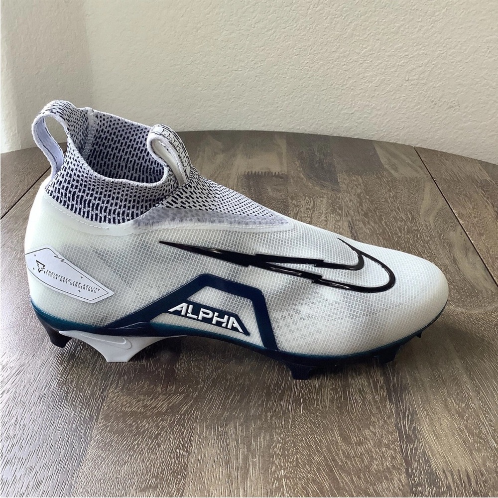 Men’s Nike Alpha Menace Elite 3‎ White/Navy Blue/ Black Football Cleats Sz 9